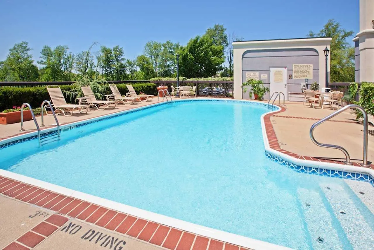 Hampton Inn Louisville Northeast 3*,  ABD