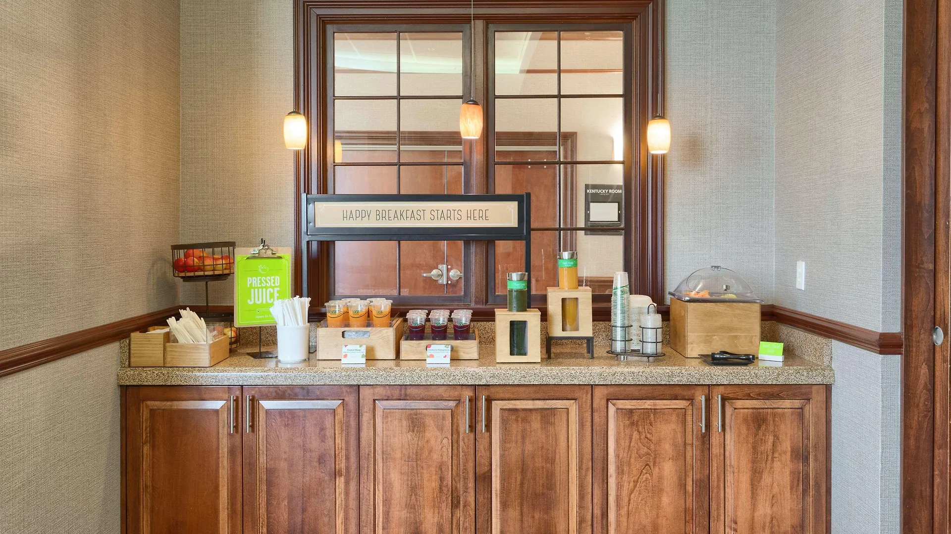 *** Hotel Hampton Inn Louisville Northeast USA