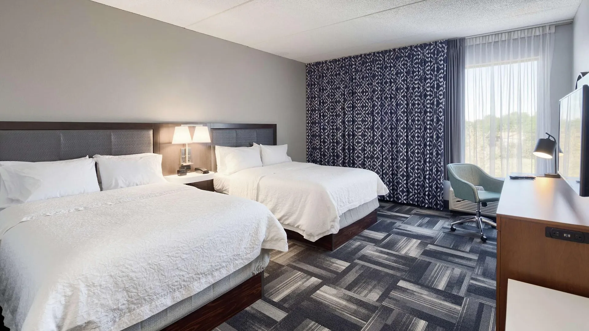 Hampton Inn Louisville Northeast Hotel