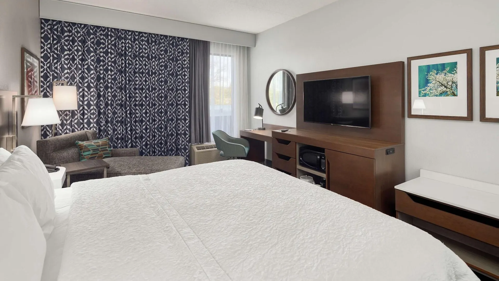 Hampton Inn Louisville Northeast Hotel