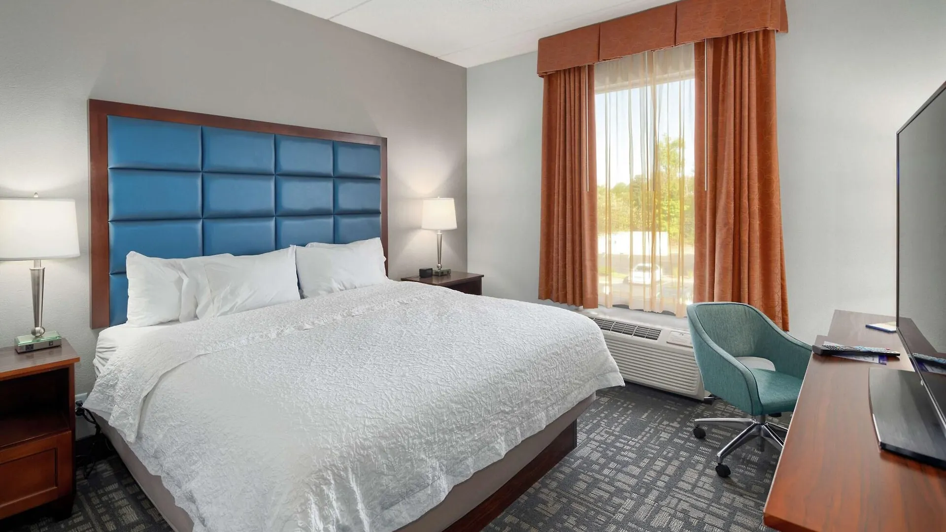 Hampton Inn Louisville Northeast